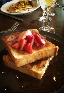 Toast and strawberries 