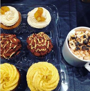 Cupcakes and hot chocolate 
