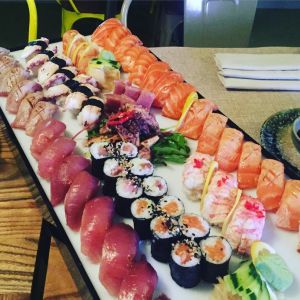 Sushi plater